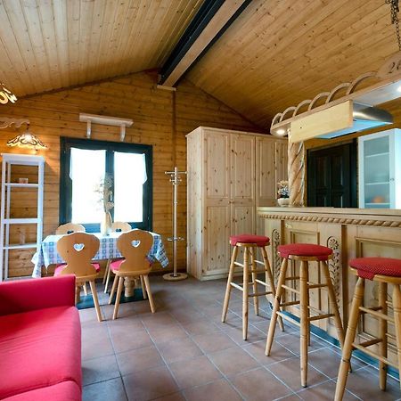 Margherita Camping & Resort Gressoney-Saint-Jean Bagian luar foto