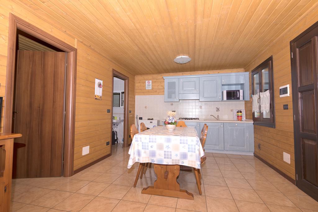 Margherita Camping & Resort Gressoney-Saint-Jean Ruang foto