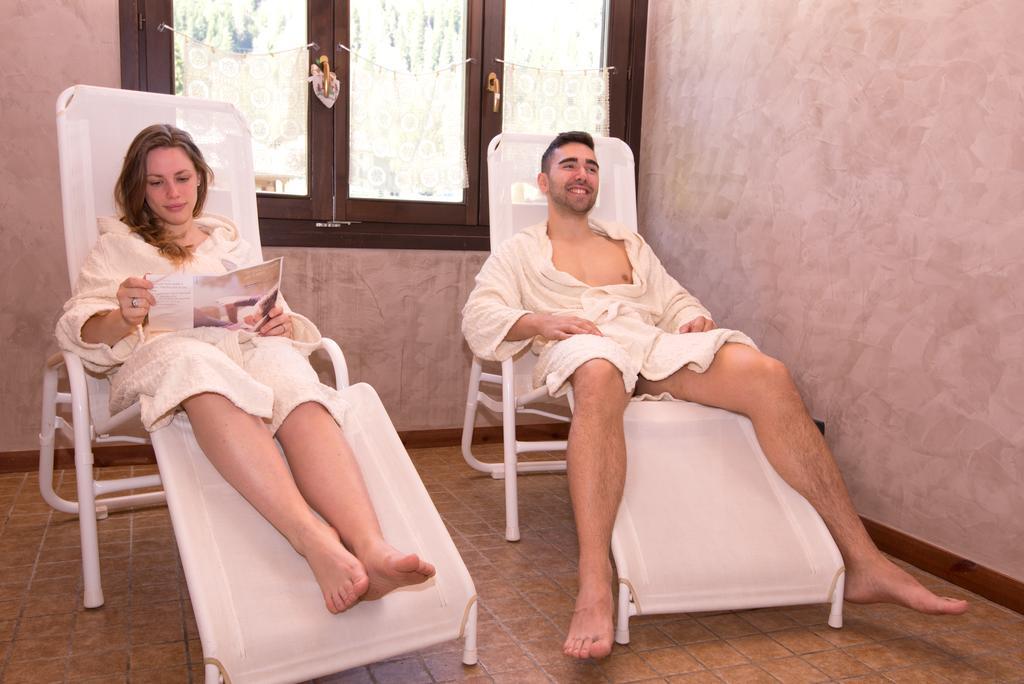 Margherita Camping & Resort Gressoney-Saint-Jean Bagian luar foto