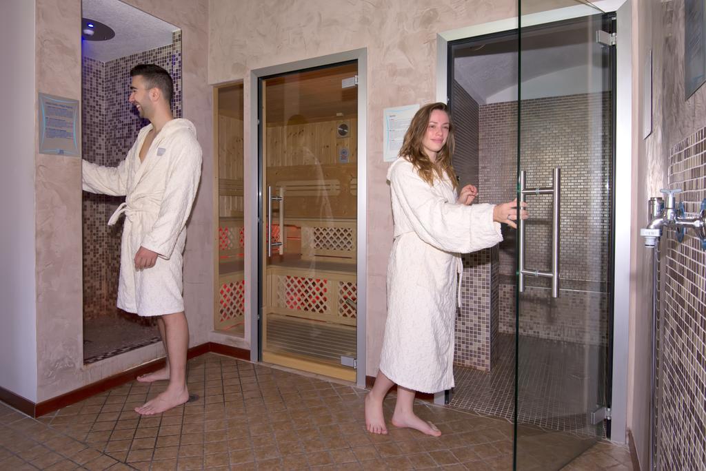 Margherita Camping & Resort Gressoney-Saint-Jean Bagian luar foto