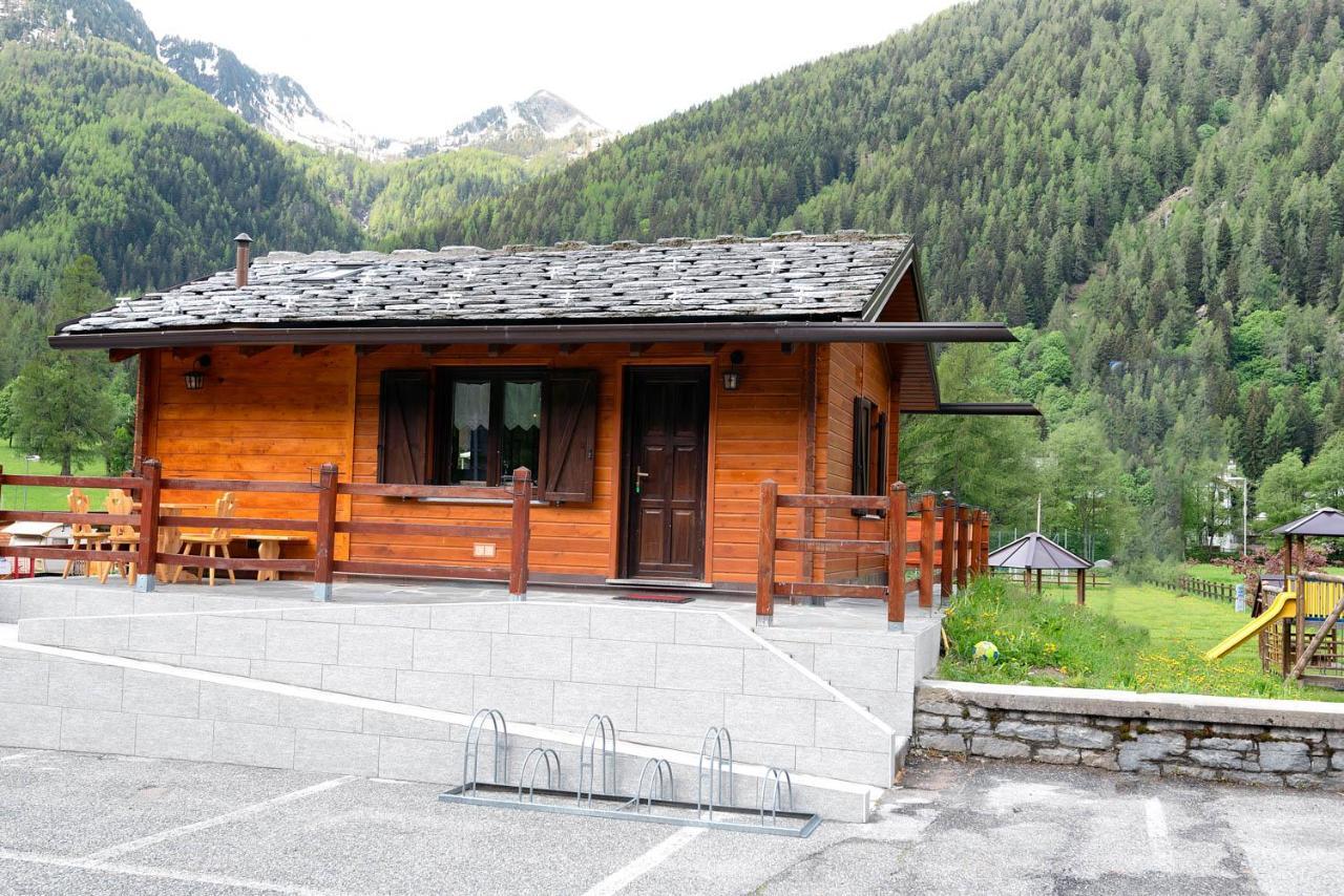 Margherita Camping & Resort Gressoney-Saint-Jean Bagian luar foto